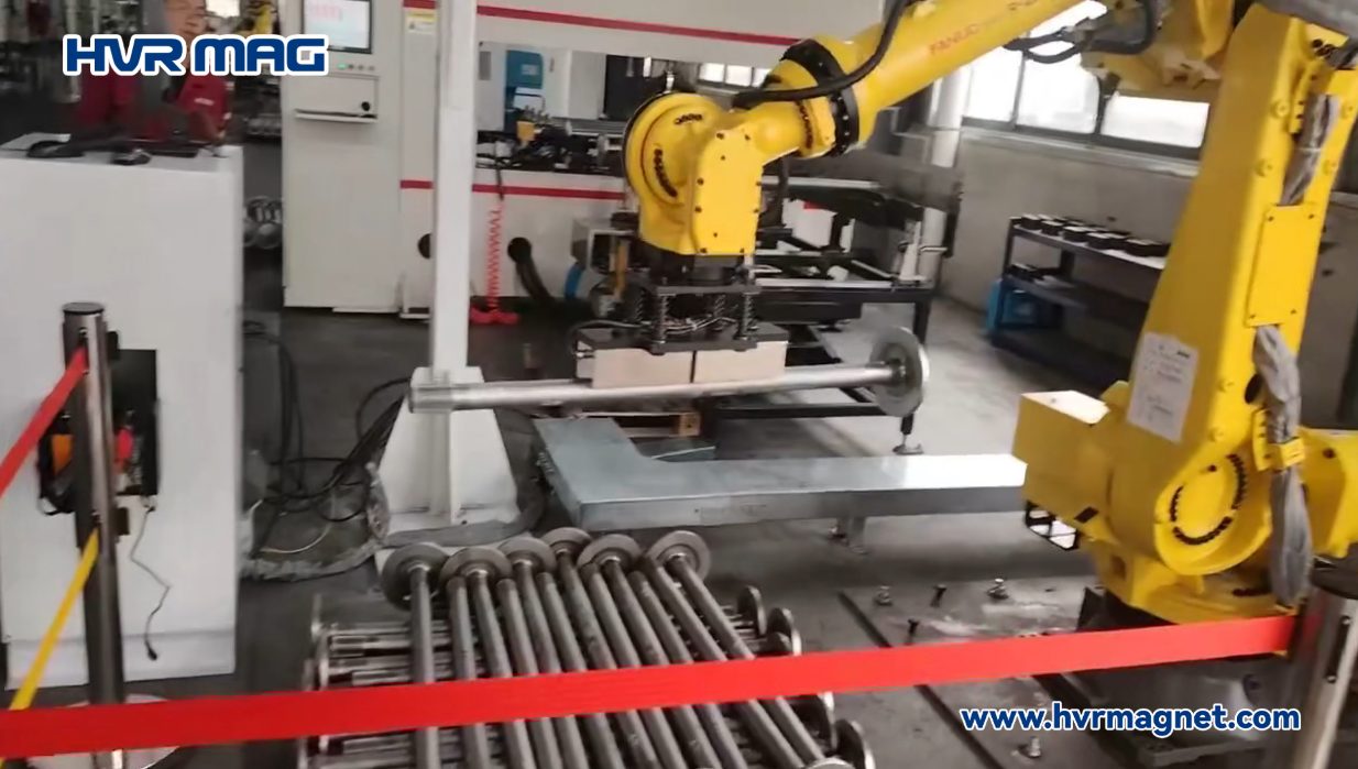 机器人在轴类零件搬运中的 HVR MAG 磁力夹爪精密应用