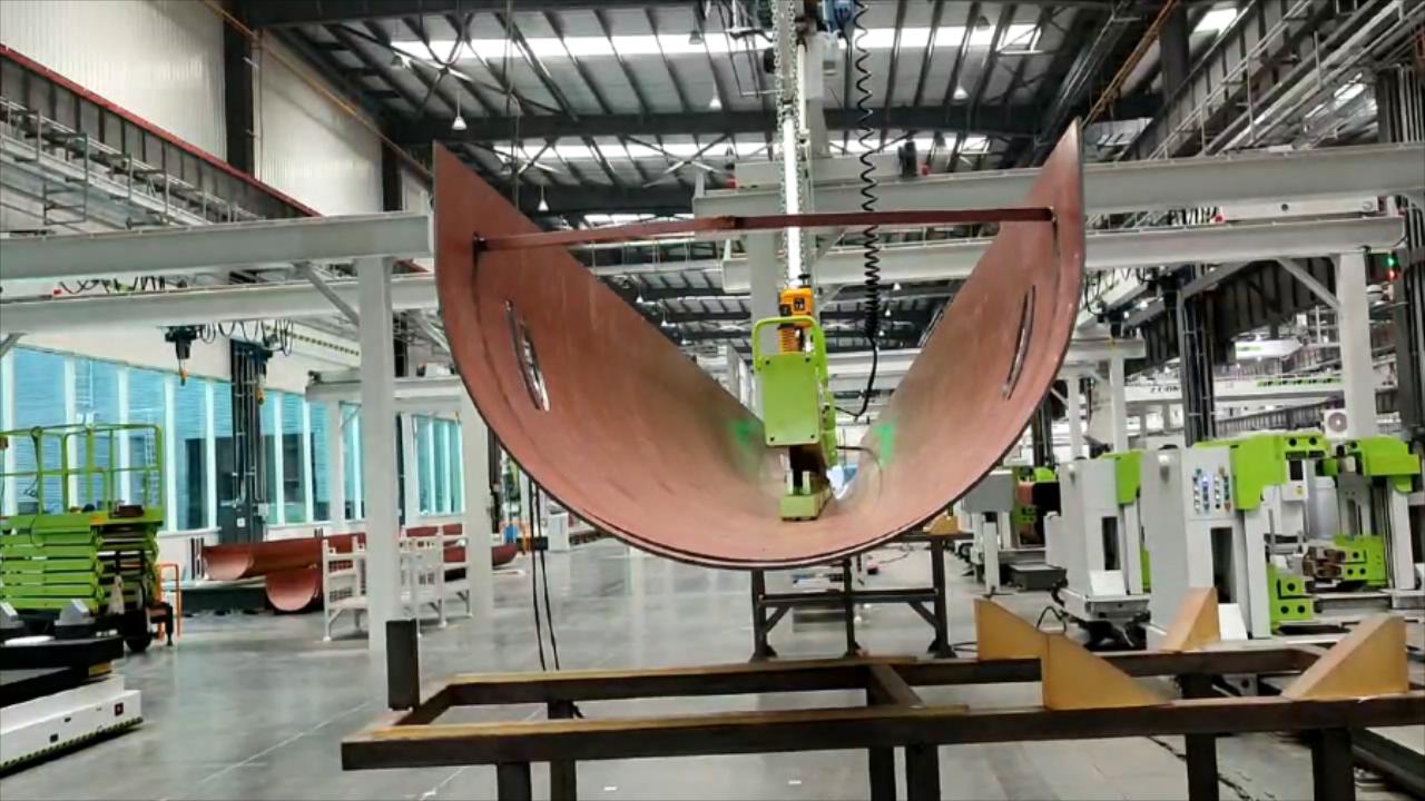 多功能磁力吊具：变革起重机臂架搬运